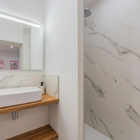 Апартаменты Avec Parking, Vieux Лилль