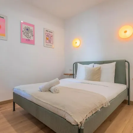 Appartement Avec Parking, Vieux *